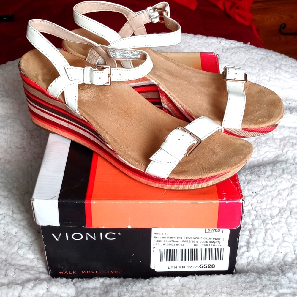 Vionic Enisa open toe ankle strap sandals